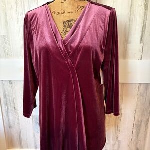LANE BRYANT TOP - SIZE 10/12 MAROON VELOUR PLEAT FRONT - NWT